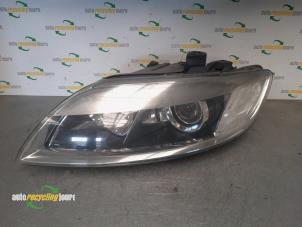 Gebruikte Koplamp links Audi Q7 (4LB) 3.0 TDI V6 24V Prijs € 499,00 Margeregeling aangeboden door Autorecycling Joure B.V.