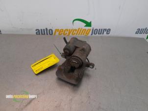 Używane Zacisk hamulcowy lewy tyl Volkswagen Passat Variant (3C5) 2.0 FSI 16V Cena € 99,99 Procedura marży oferowane przez Autorecycling Joure B.V.