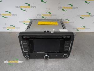 Begagnade CD-spelare med radio Volkswagen Touran (1T3) 1.4 16V TSI 140 Pris € 224,99 Marginaltabell erbjuds av Autorecycling Joure B.V.