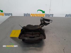 Begagnade Främre bromsok, vänster Fiat Ducato (280) 2.5 D Pris € 70,00 Marginaltabell erbjuds av Autorecycling Joure B.V.