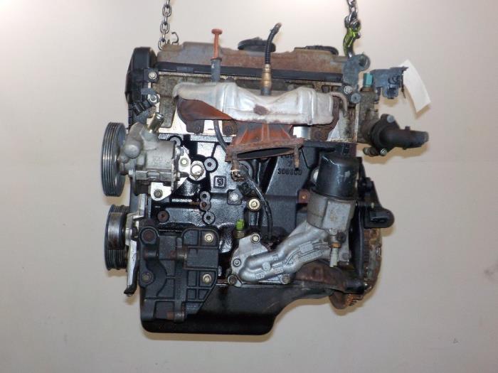 Motor van een Peugeot 306 2002