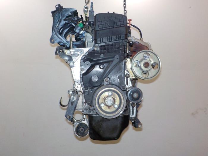 Motor van een Peugeot 306 2002