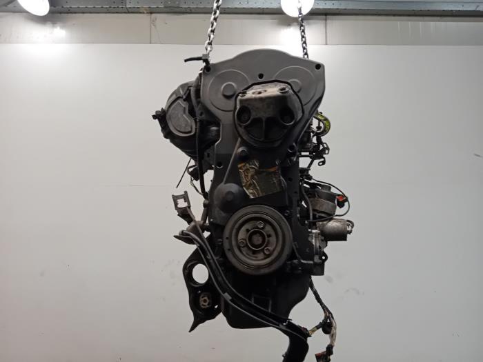 Motor van een Peugeot Partner 2009