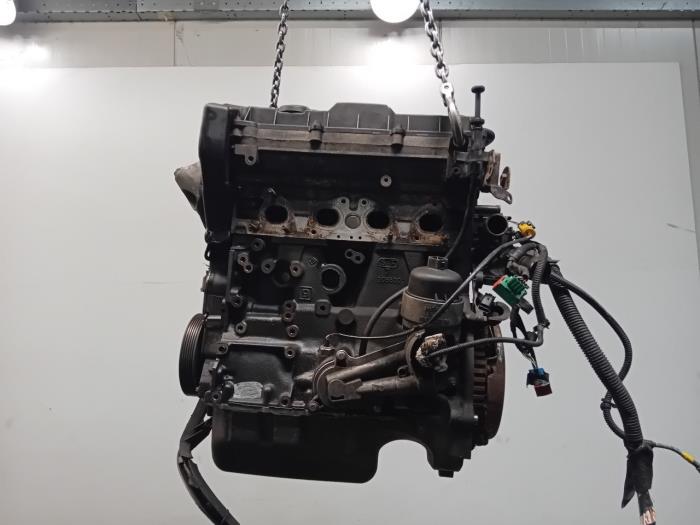 Motor van een Peugeot Partner 2009
