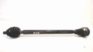 Gebruikte Aandrijfas rechts-voor Volkswagen Golf Prijs € 50,00 Margeregeling aangeboden door Van der Ven Autorecycling B.V.