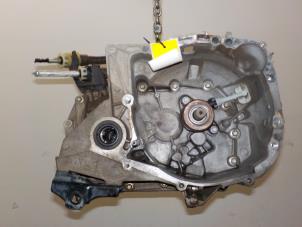 Begagnade Växellåda Renault Clio Pris € 430,00 Marginaltabell erbjuds av Van der Ven Autorecycling B.V.