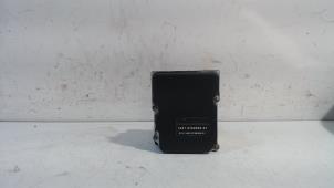 Używane Pompa ABS BMW 5-Serie Cena € 65,00 Procedura marży oferowane przez Van der Ven Autorecycling B.V.