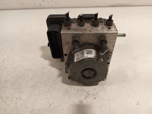 Begagnade ABS-pump Peugeot 308 Pris € 125,00 Marginaltabell erbjuds av Van der Ven Autorecycling B.V.