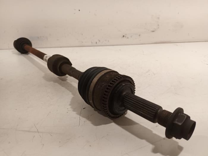 Drivaxel, höger fram från en Kia Rio 2014