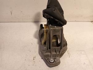 Begagnade Växlingsmekanism Mercedes B-Klasse Pris € 35,00 Marginaltabell erbjuds av Van der Ven Autorecycling B.V.