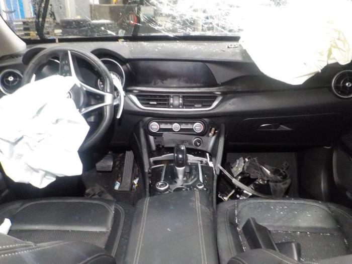 Vattenpump från en Alfa Romeo Stelvio 2018