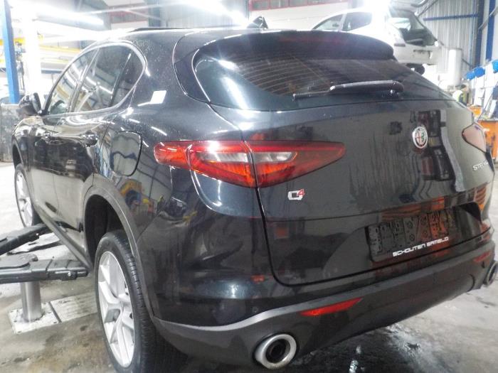 Vattenpump från en Alfa Romeo Stelvio 2018