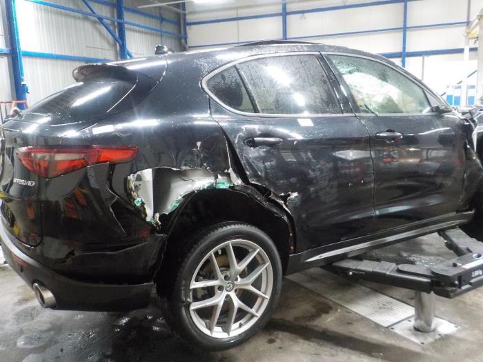 Vattenpump från en Alfa Romeo Stelvio 2018