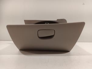 Begagnade Handskfack Renault Zoe Pris € 70,00 Marginaltabell erbjuds av Van der Ven Autorecycling B.V.