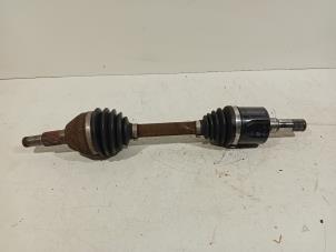 Begagnade Drivaxel, vänster fram Chevrolet Captiva Pris € 50,00 Marginaltabell erbjuds av Van der Ven Autorecycling B.V.