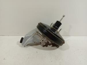 Begagnade Bromsservo Opel Corsa Pris € 60,00 Marginaltabell erbjuds av Van der Ven Autorecycling B.V.