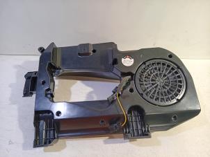 Używane Subwoofer Peugeot 2008 Cena € 170,00 Procedura marży oferowane przez Van der Ven Autorecycling B.V.