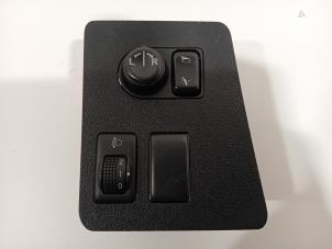 Begagnade Ljusbrytare Nissan Qashqai Pris € 20,00 Marginaltabell erbjuds av Van der Ven Autorecycling B.V.