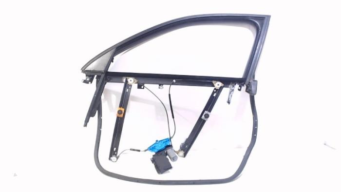 Fönstermekanism, 4-dörrars, vänster fram från en Seat Exeo 2010