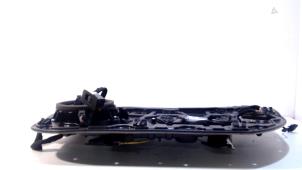 Begagnade Fönstermekanism, 4-dörrars, höger fram Volvo V40 Pris € 30,00 Marginaltabell erbjuds av Van der Ven Autorecycling B.V.