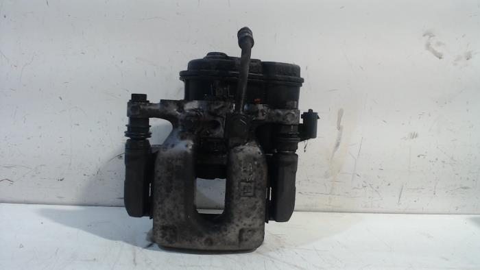 Remklauw (Tang) links-achter van een Opel Astra 2017