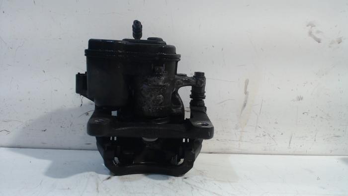 Remklauw (Tang) links-achter van een Opel Astra 2017