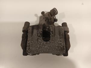 Begagnade Bakre bromsok, höger Ford Transit Connect Pris € 45,00 Marginaltabell erbjuds av Van der Ven Autorecycling B.V.