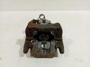 Gebruikte Remklauw (Tang) links-achter Opel Crossland X Prijs € 50,00 Margeregeling aangeboden door Van der Ven Autorecycling B.V.