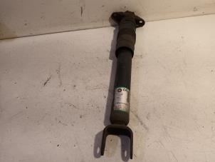 Gebruikte Schokdemper links-achter Jeep Grand Cherokee Prijs € 55,00 Margeregeling aangeboden door Van der Ven Autorecycling B.V.