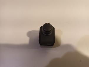 Gebruikte Schakelaar Spiegel Suzuki Swift Prijs € 25,00 Margeregeling aangeboden door Van der Ven Autorecycling B.V.