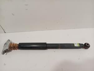 Gebruikte Schokbreker links-achter Mazda CX-5 Prijs € 25,00 Margeregeling aangeboden door Van der Ven Autorecycling B.V.