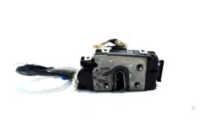 Begagnade Dörrlåsmekanism, 4-dörrars, vänster fram Mercedes Sprinter Pris € 15,00 Marginaltabell erbjuds av Van der Ven Autorecycling B.V.