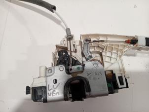 Begagnade Dörrlåsmekanism, 4-dörrars, vänster fram Mercedes Sprinter Pris € 30,00 Marginaltabell erbjuds av Van der Ven Autorecycling B.V.