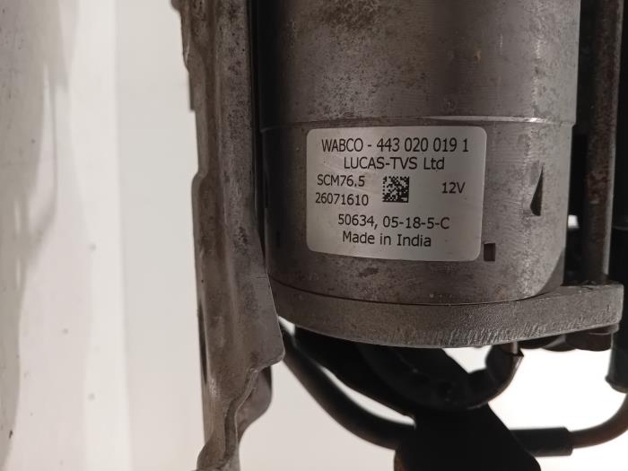 Luchtpomp (Vering) van een Mercedes C-Klasse 2016