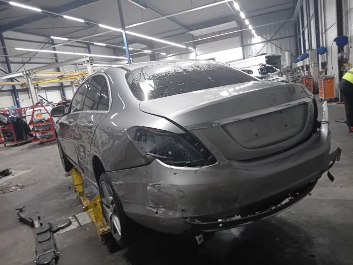 Luchtpomp (Vering) van een Mercedes C-Klasse 2016