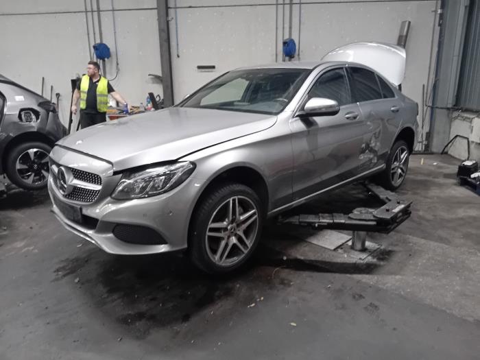 Luchtpomp (Vering) van een Mercedes C-Klasse 2016