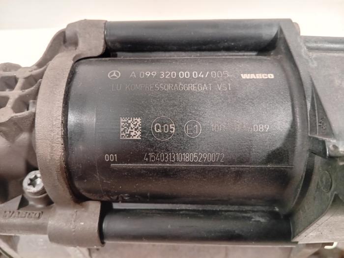 Luchtpomp (Vering) van een Mercedes C-Klasse 2016