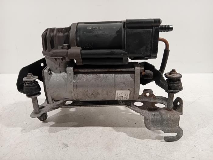 Luchtpomp (Vering) van een Mercedes C-Klasse 2016