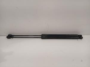 Gebruikte Set Gasdempers Achterklep Fiat Tipo Prijs € 15,00 Margeregeling aangeboden door Van der Ven Autorecycling B.V.