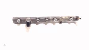 Begagnade Bränsleinsprutningsmunstycke Renault Megane Pris € 35,00 Marginaltabell erbjuds av Van der Ven Autorecycling B.V.