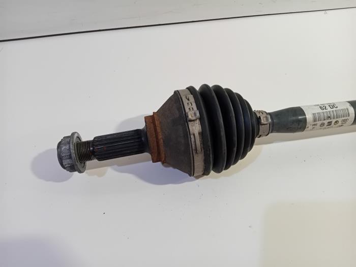 Drivaxel, höger fram från en Volkswagen E-Up 2012