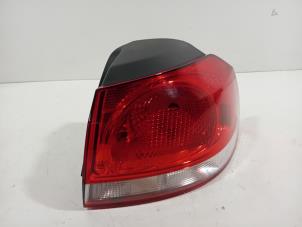 Begagnade Baklykta, höger Volkswagen Golf Pris € 30,00 Marginaltabell erbjuds av Van der Ven Autorecycling B.V.