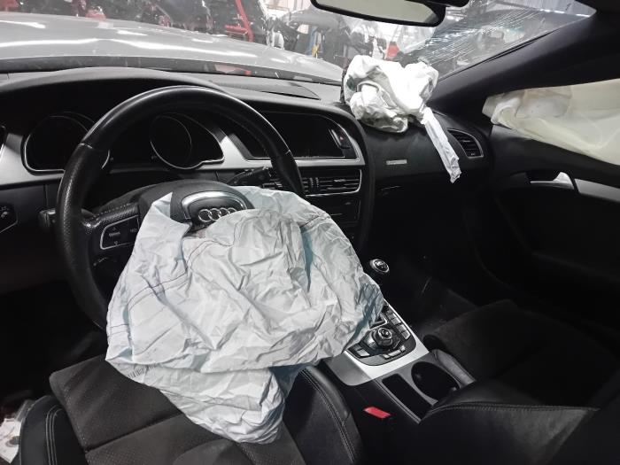 Baklykta, höger från en Audi A5 2010