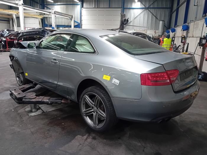 Baklykta, höger från en Audi A5 2010