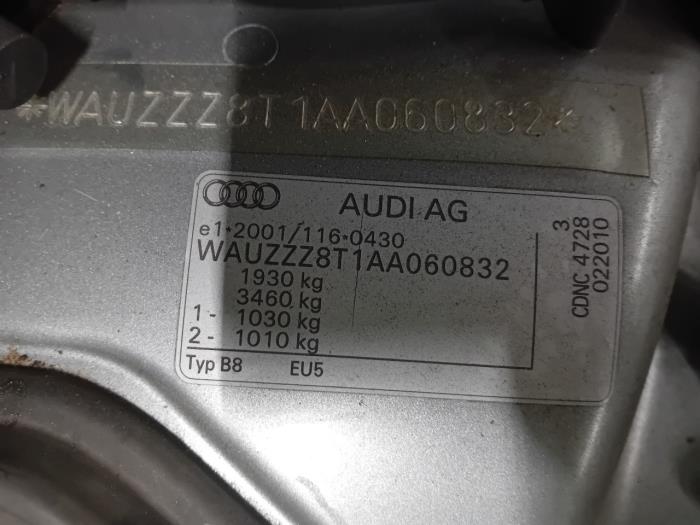 Baklykta, höger från en Audi A5 2010