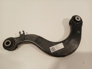 Begagnade Bakre övre gaffelben, höger Volkswagen Golf Pris € 25,00 Marginaltabell erbjuds av Van der Ven Autorecycling B.V.