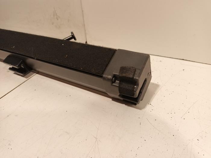 Bagagehylla från en Mazda 6. 2010