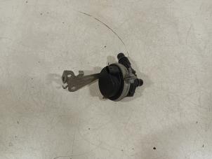 Begagnade Vattenpump Mercedes C-Klasse Pris € 100,00 Marginaltabell erbjuds av Van der Ven Autorecycling B.V.