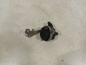 Begagnade Vattenpump Mercedes C-Klasse Pris € 100,00 Marginaltabell erbjuds av Van der Ven Autorecycling B.V.