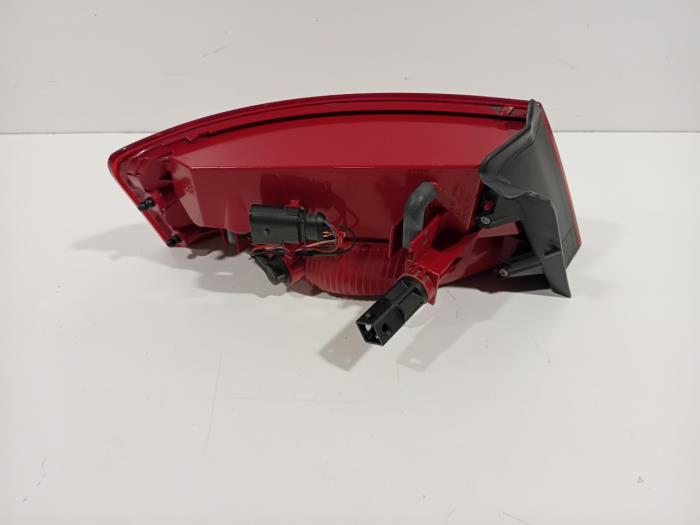 Baklykta, höger från en Audi RS5 2010